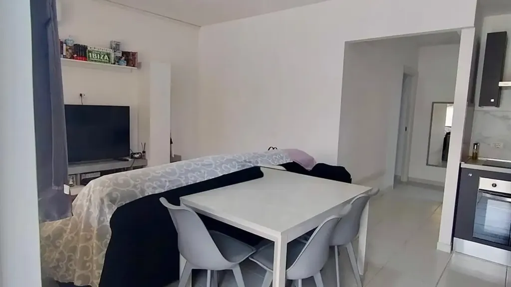 Salle à manger - Modernised 2-Bed Flat with Terrace in Santa Marinella