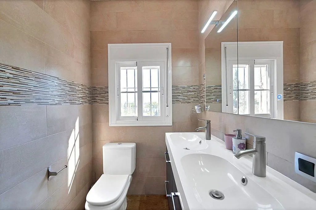Vannitoad - Chalet with Pool in La Milla de Oro, Marbella