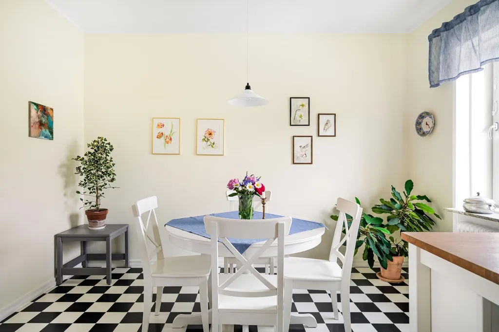 Sala da pranzo - Well-Maintained Two-Bedroom Flat in Tannefors