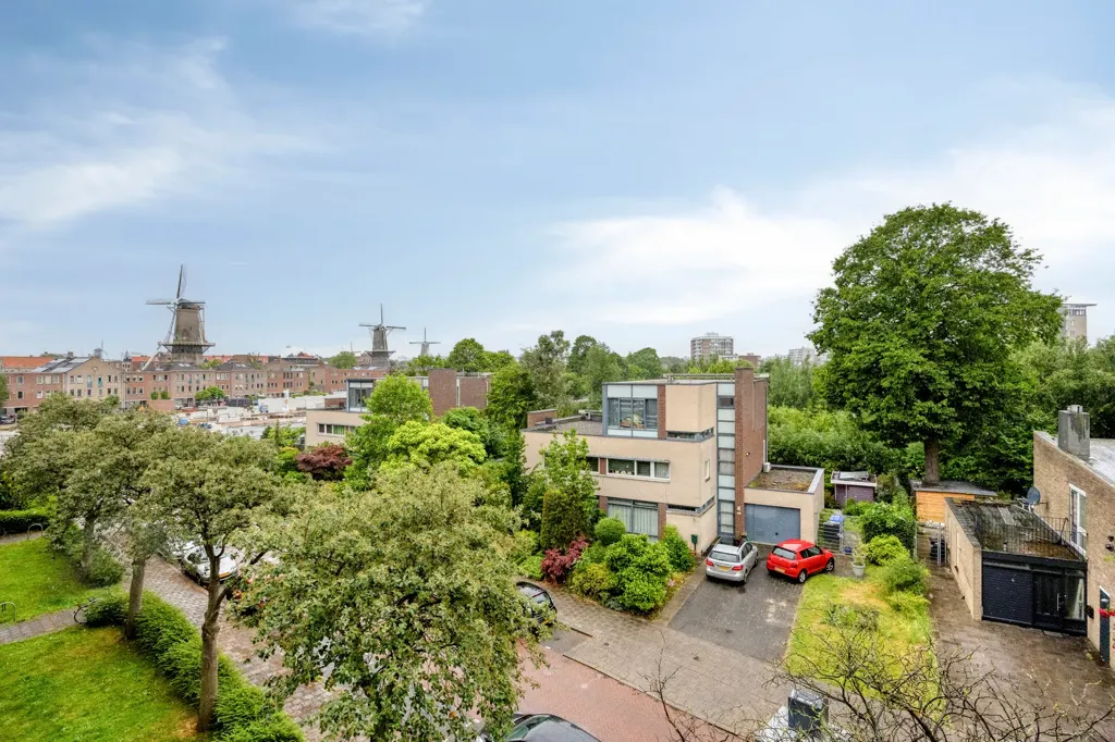 Jardin - Maisonnette with Three Balconies in Schiedam