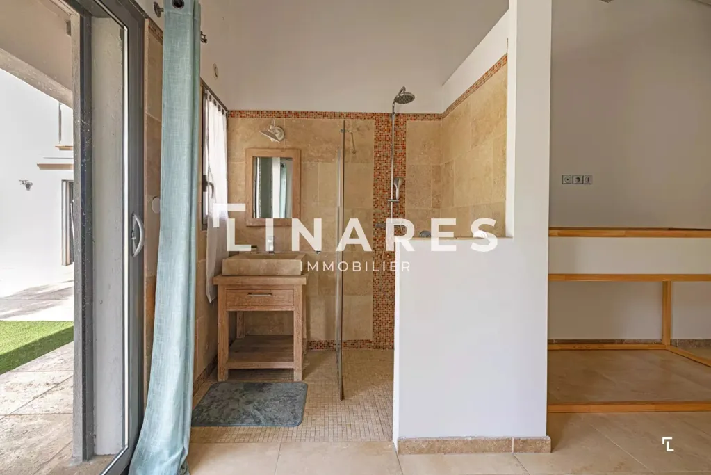 Vannitoad - Villa with Pool and 28,000 m² Park in Llinares