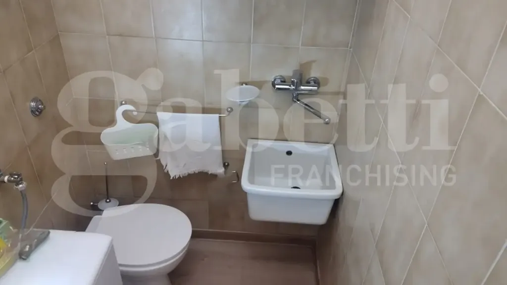 Vannitoad - Rear-Facing Apartment with Terrace in Chieti
