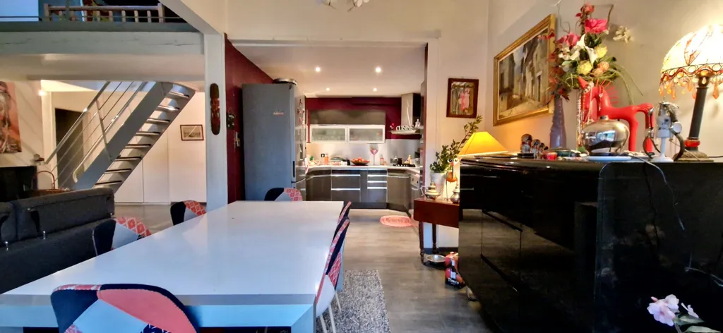 Salle à manger - Maison avec Piscine et Jardin à Cepet