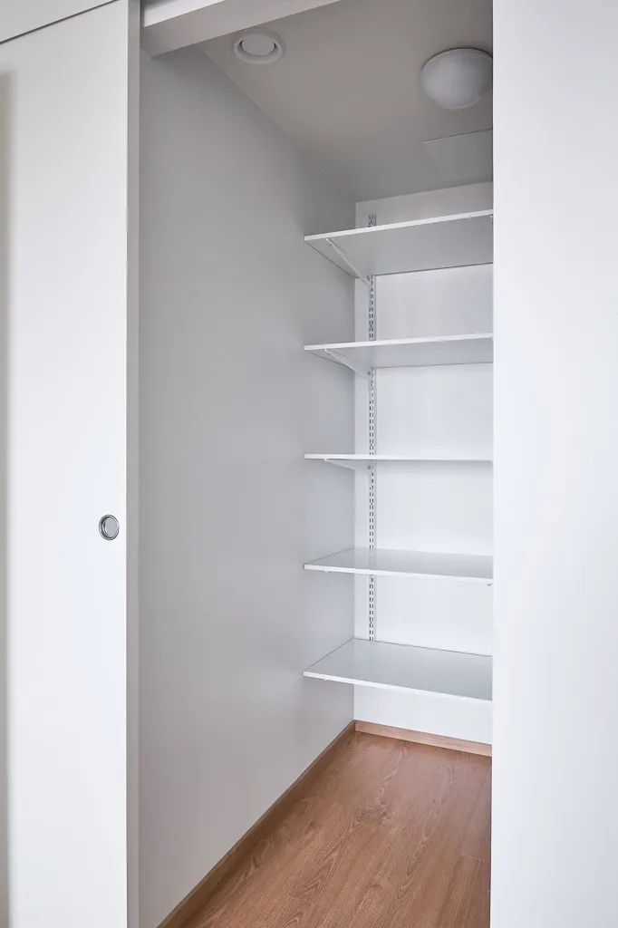 Pièces - Modern Apartment with Balcony in Pähkinärinne, Vantaa