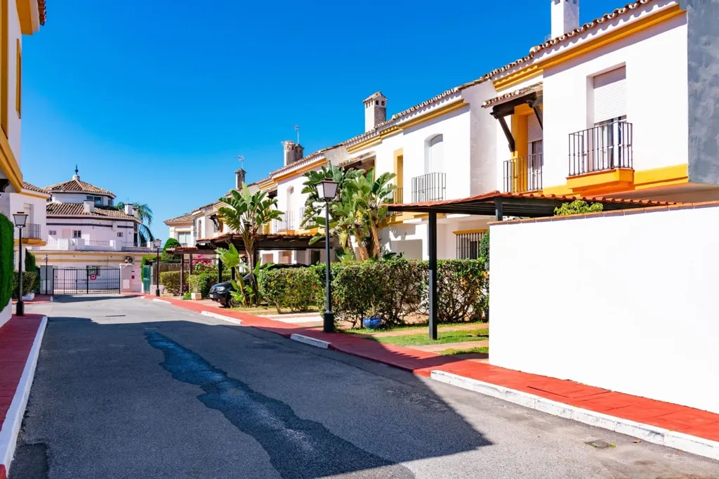 Esterno - Townhouse with Garden in Estepona