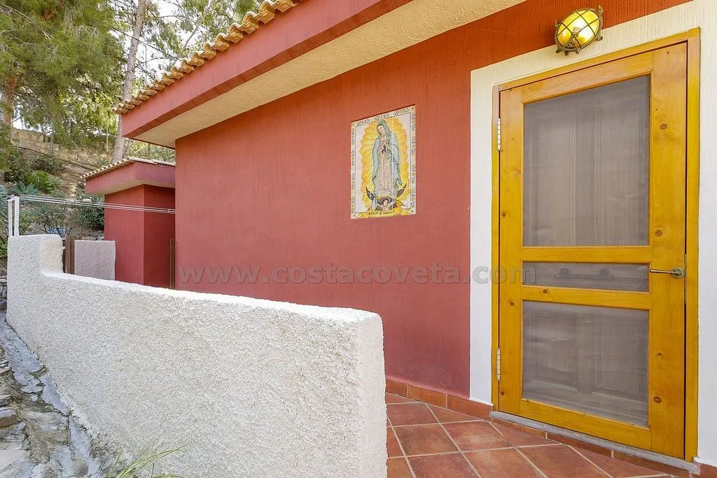 Aed - Chalet with Pool and Terrace in Calle D'osca