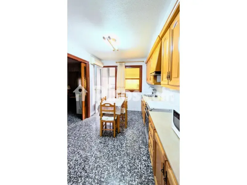 Sala da pranzo - Spacious East-Facing Flat with Balcony in Sector Quinto