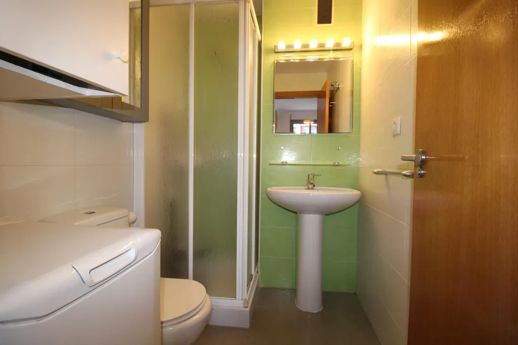 Salles de bain - Bright Studio with Terrace in Espinardo, Murcia