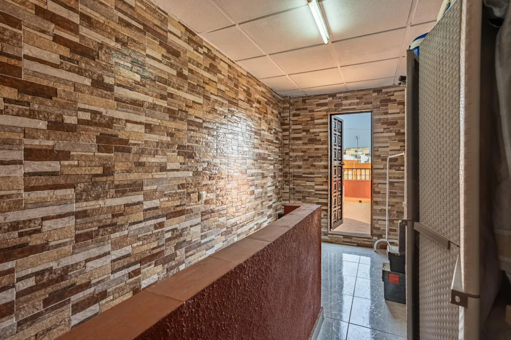 hallway_entrance