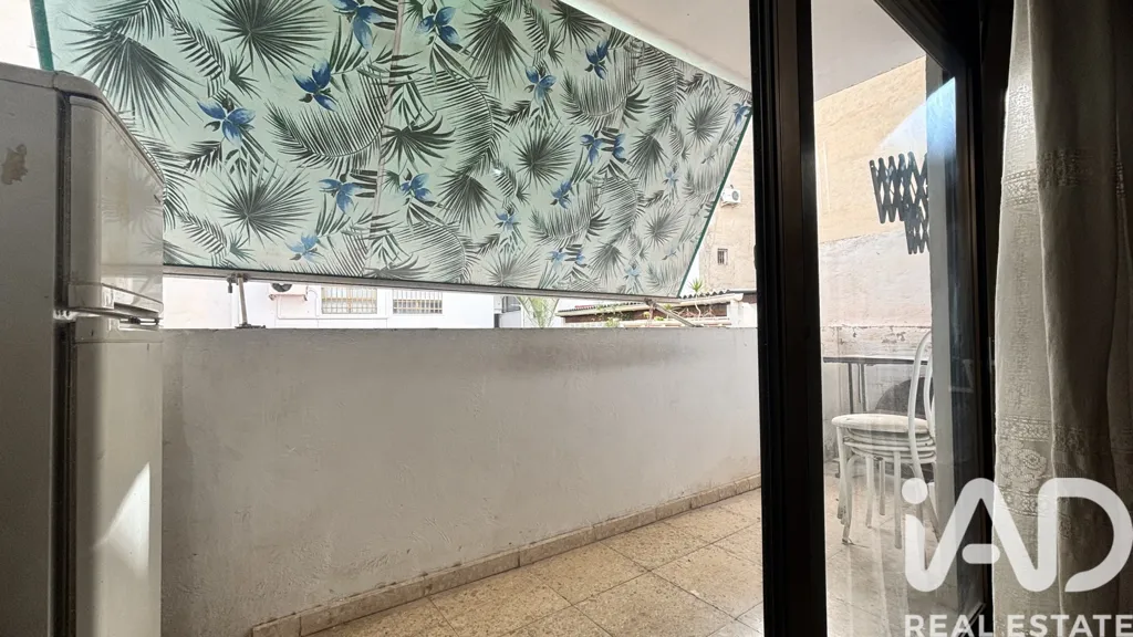Rõdu - Alicante Apartment with Potential for Division