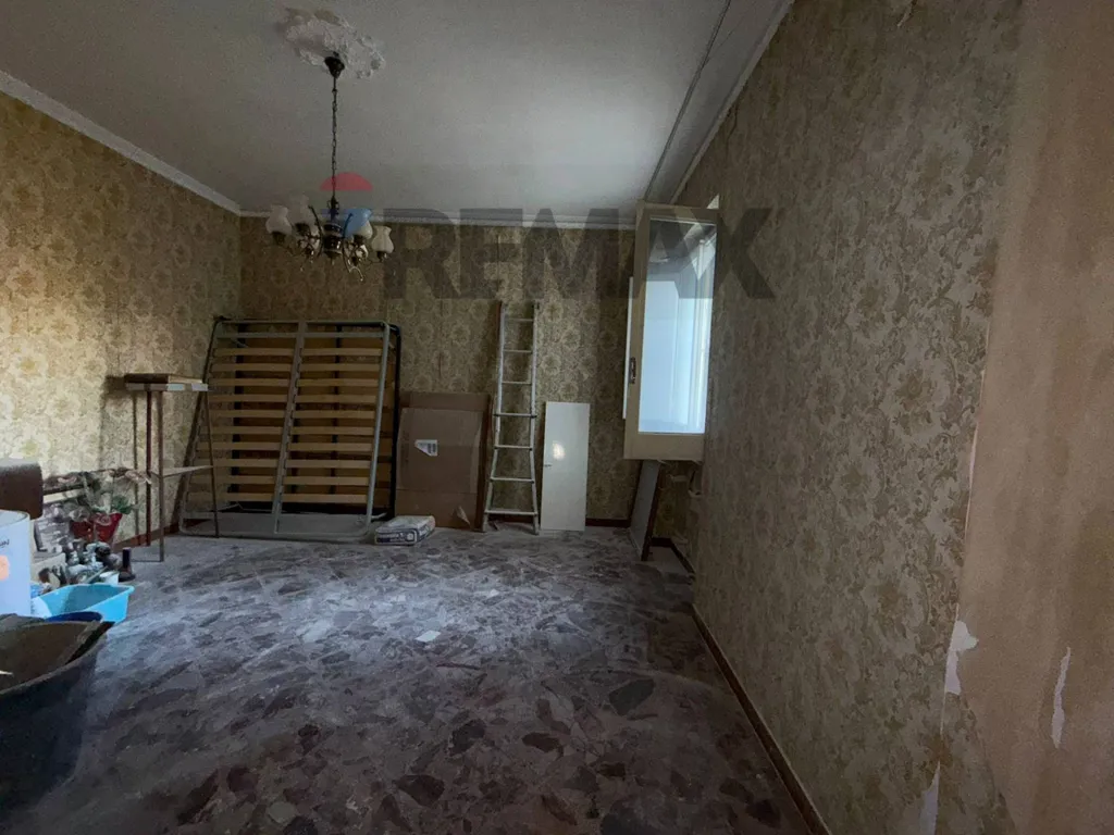Stanze - Three-Bedroom Apartment with Balcony in Modugno