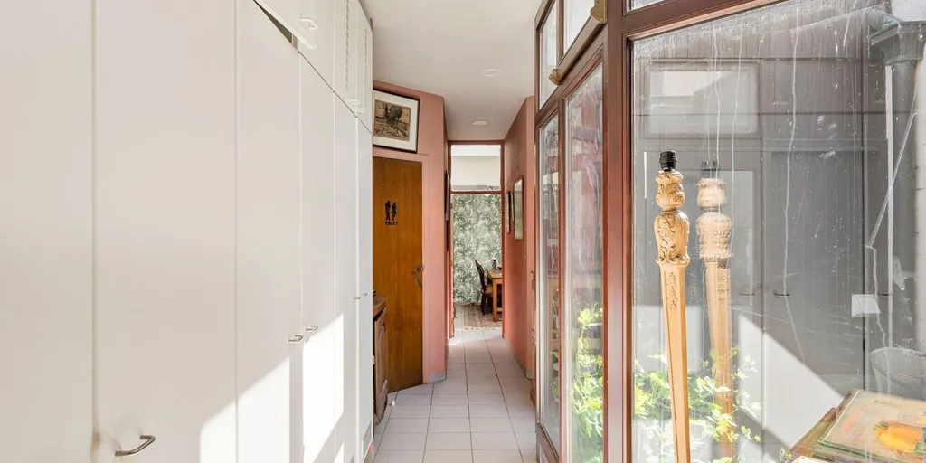 Esik - Spacious House with Garage in Lier