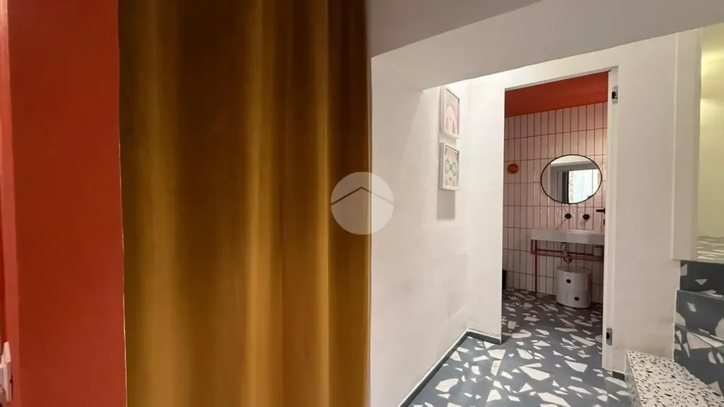 Bagni - Triplex with Balcony in Palermo Centre