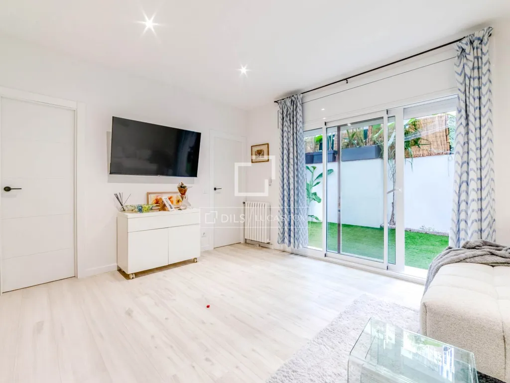 Séjour - Ground Floor Apartment with Terrace in Sitges