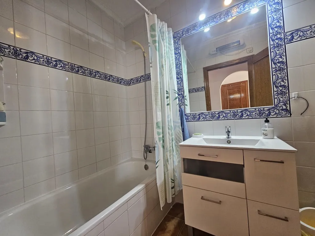 Vannitoad - South-Facing Bungalow with Pool in La Zenia