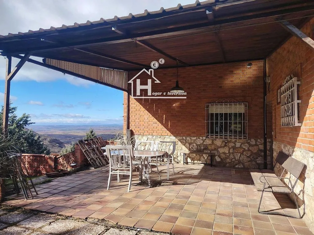 Terrace - Chalet with Large Plot in Trijueque