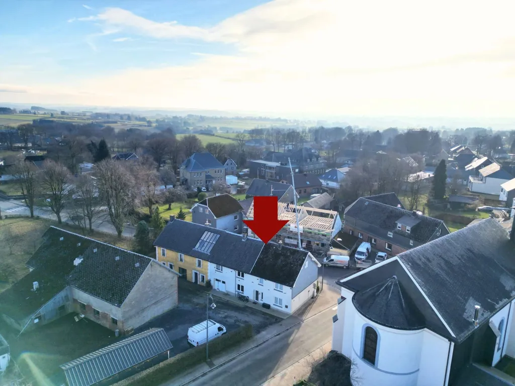 Vue aérienne - Maison à Trois Façades avec Potentiel d'Aménagement à Elsenborn