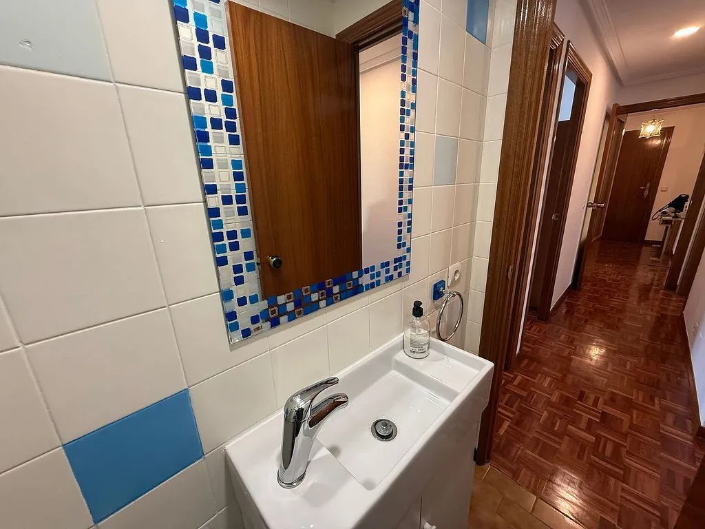 Salles de bain - Apartment with Terrace and Garage in Gamonal