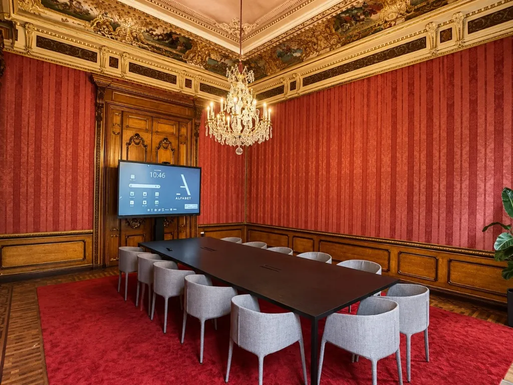 Dining Room - Office Space per Desk in Central Gent