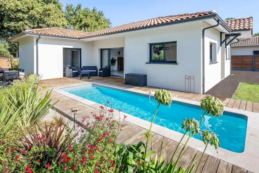 Bassein - Contemporary House with Pool near Centre, Eysines