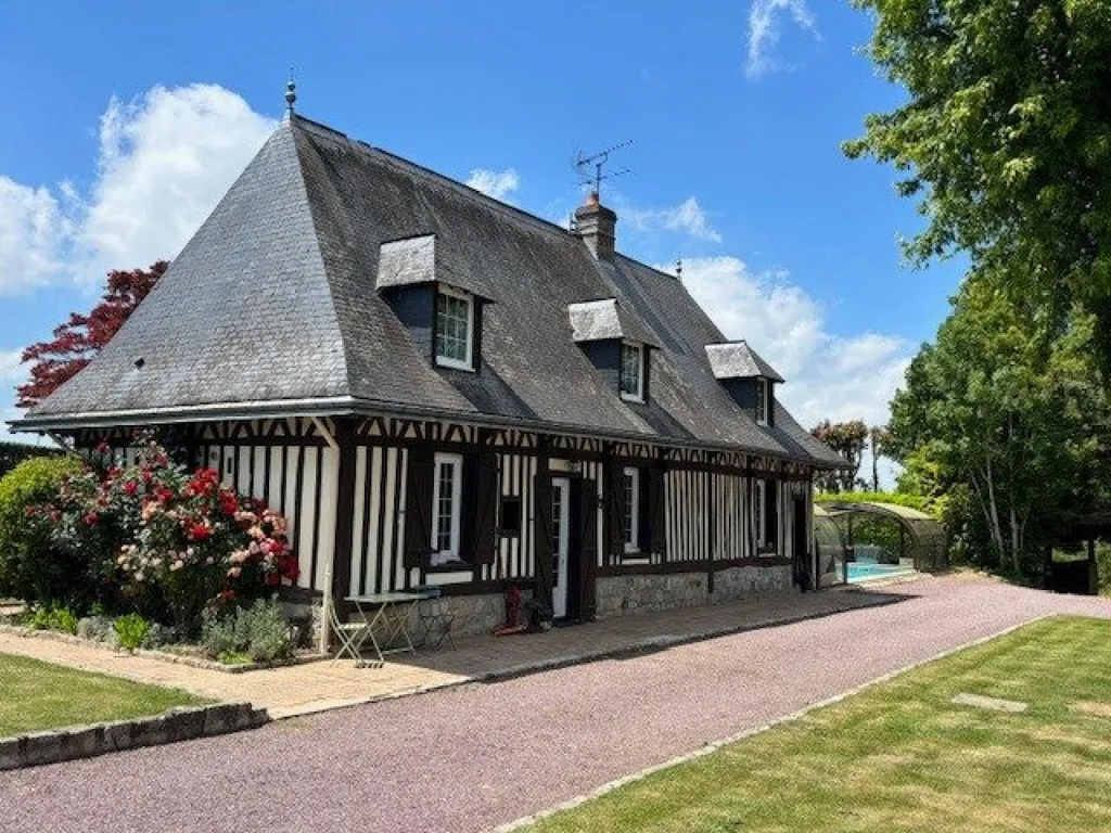 Extérieur - Maison avec piscine couverte à Étaimpuis