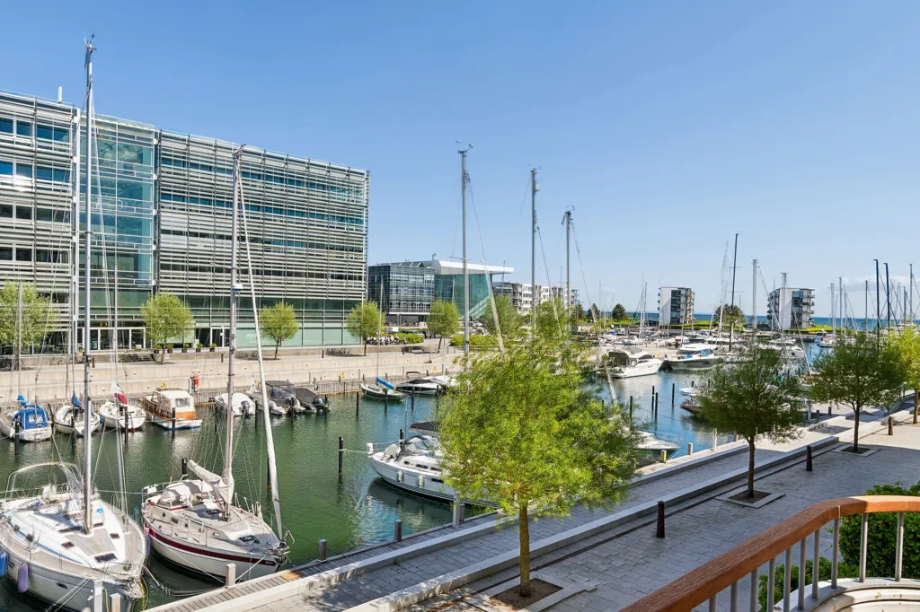 Giardino - Funkis Apartment with Waterfront Access in Hellerup
