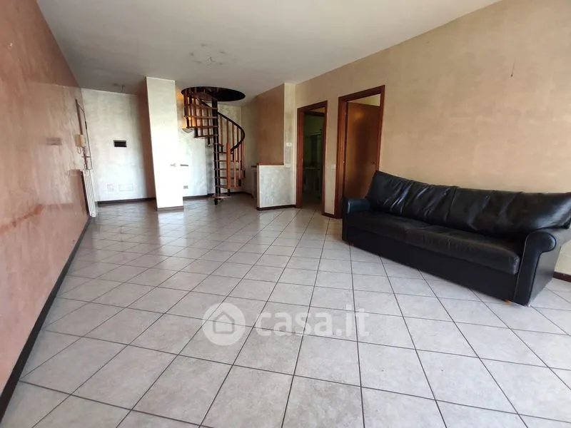 Séjour - Two-Level Apartment with Balcony in Bergamo