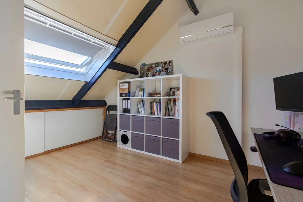 Bureau - Detached House with Garage in Amby