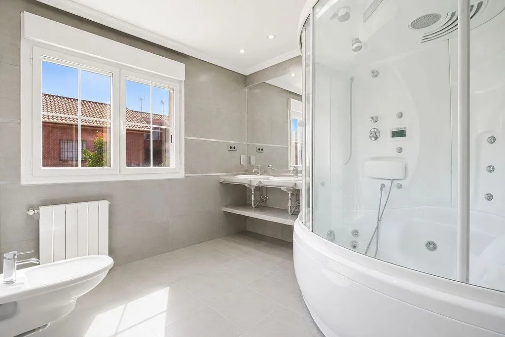 Vannitoad - Terraced House with Pool in Rivas Centre