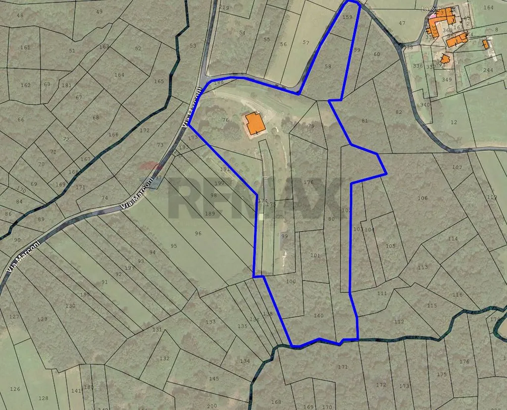 Villa indipendente con parco privato a Magnano