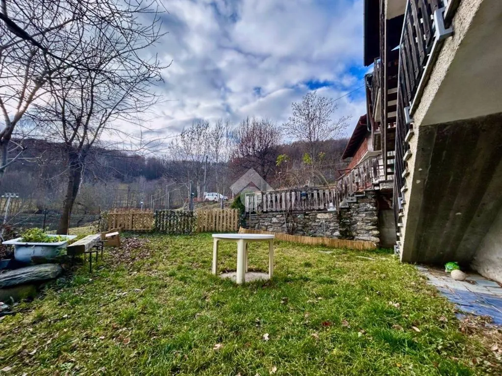 Aed - Semi-Detached Villa with Garden in Condove