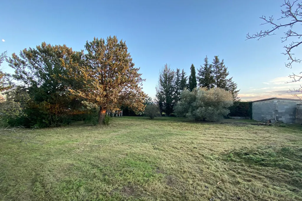 Aed - Plat, Arboré Plot in Pernes-les-Fontaines