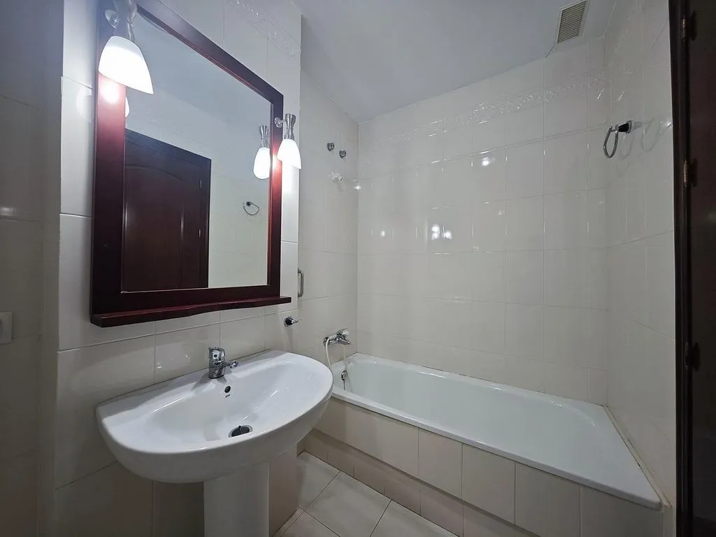 Bathrooms - Apartment with Balcony in Urban Centre, Chiclana
