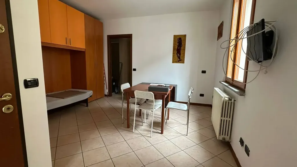 Söögituba - Furnished Studio with Balcony in Oleggio