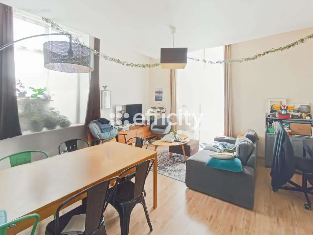 Salle à manger - Appartement avec Jardin près du Jardin des Plantes à Rouen