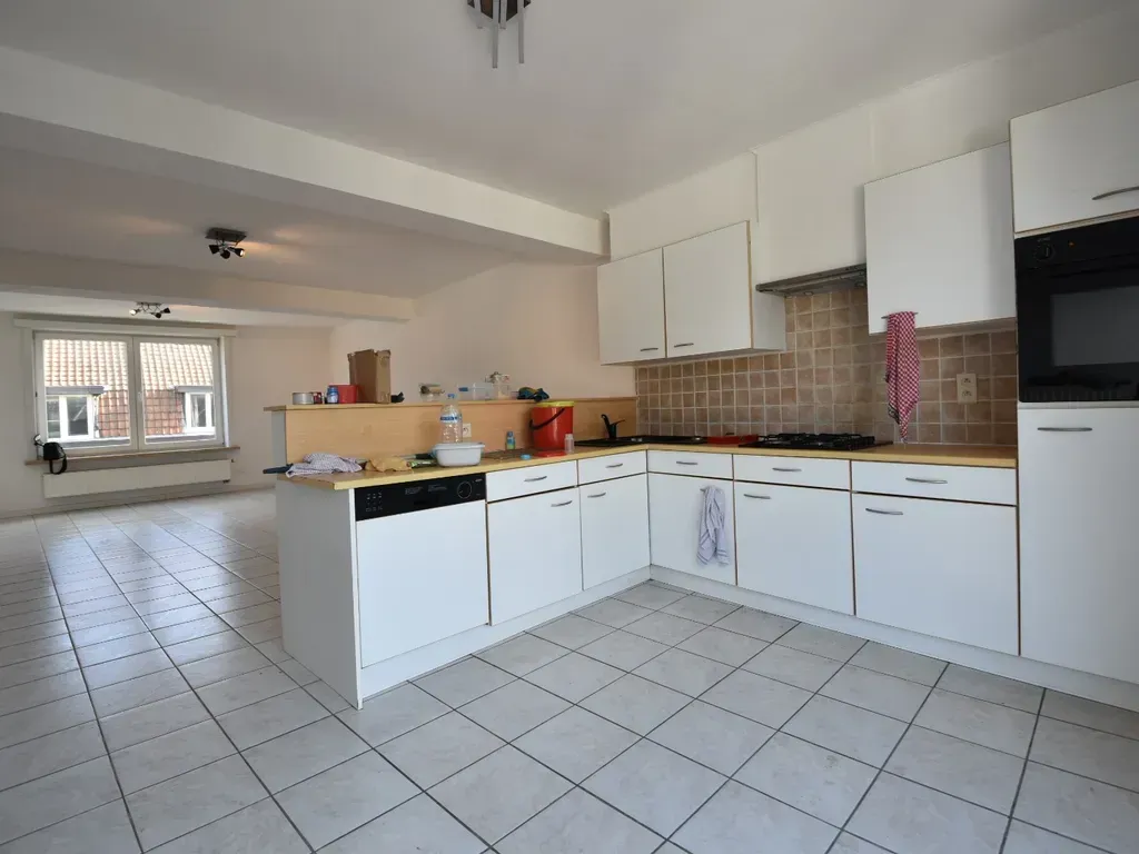 Cocina - Ready-to-Move Apartment with Garage in Menen