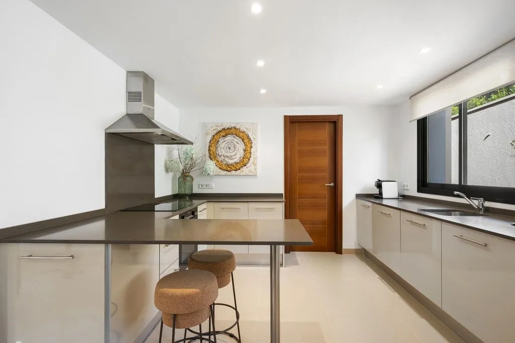Kitchen - Luxury Ground Floor Flat with Garden in Camp de Mar