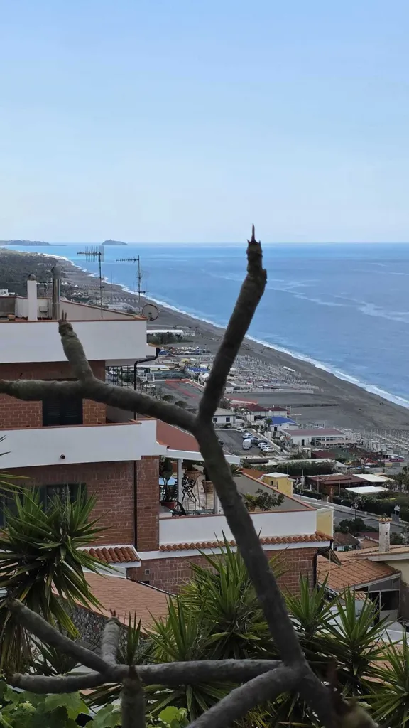 Balcon - Apartment with Terrace and Balcony in Scalea