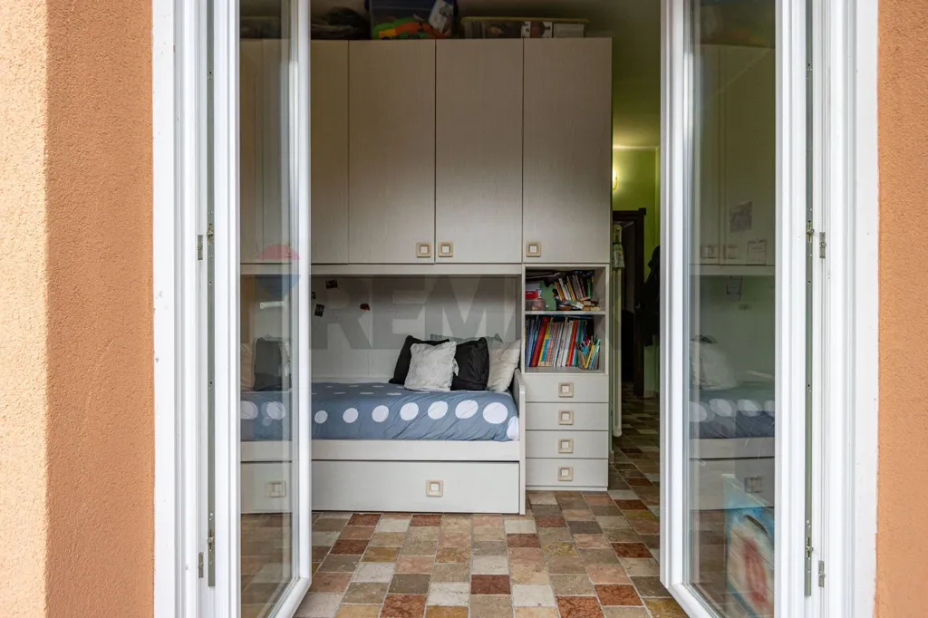 Bedrooms - Apartment with Balcony in Erba Centre