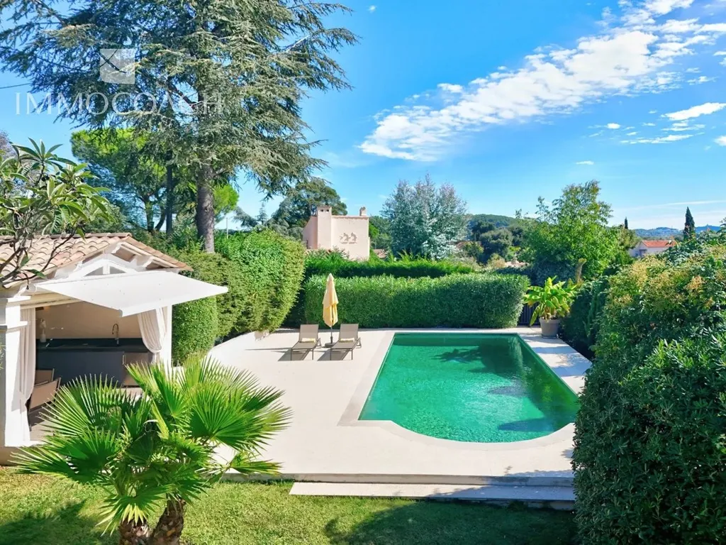 Piscina - Renovated Villa with Sea View near Cannes