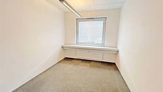 Office - Office Space with Garden in Viborg