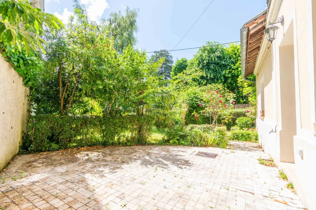 Jardin - Maison Ancienne avec Jardin au Centre Ville de Montmorency