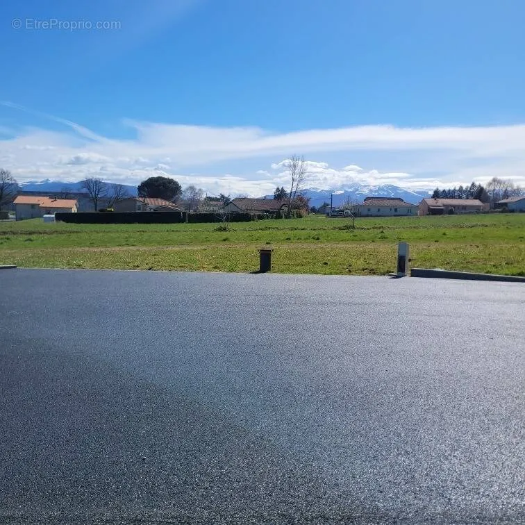 Aed - Buildable Plot with Mountain View in Lannemezan