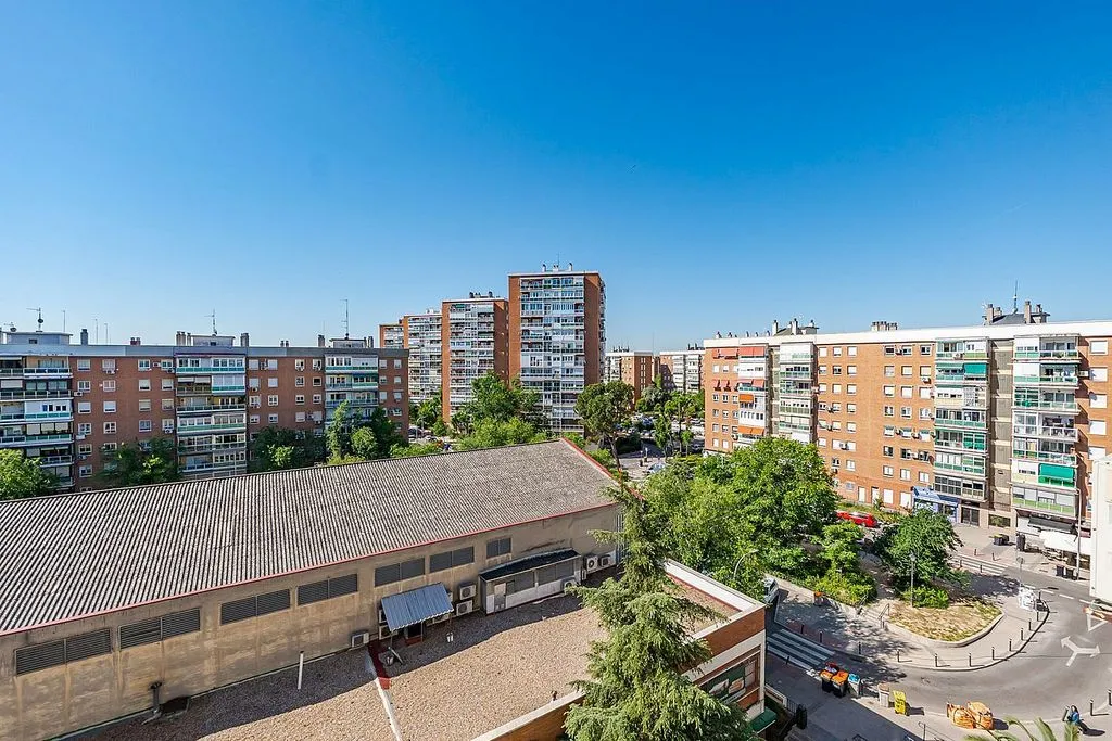 Balcon - 3-Bedroom Flat with Terrace in Aluche