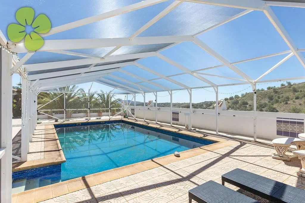 Piscine - Chalet with Pool and Mountain View in Vélez-Rubio