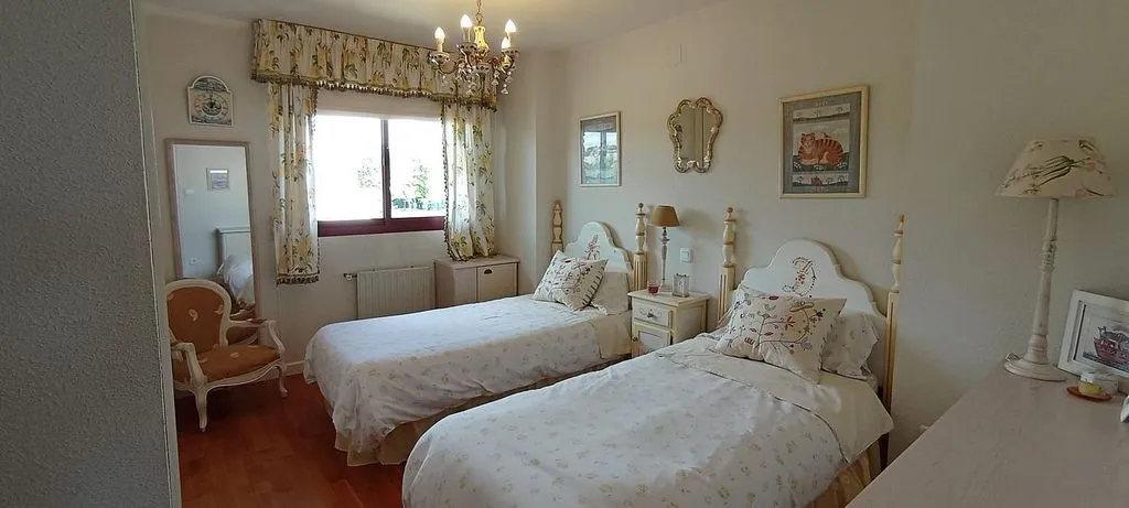 Bedrooms - Chalet with Pool and Terrace in Simancas