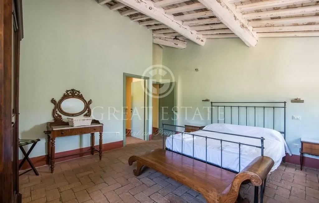 Bedrooms - Rustic Tuscan Cottage with Pool in Radicondoli