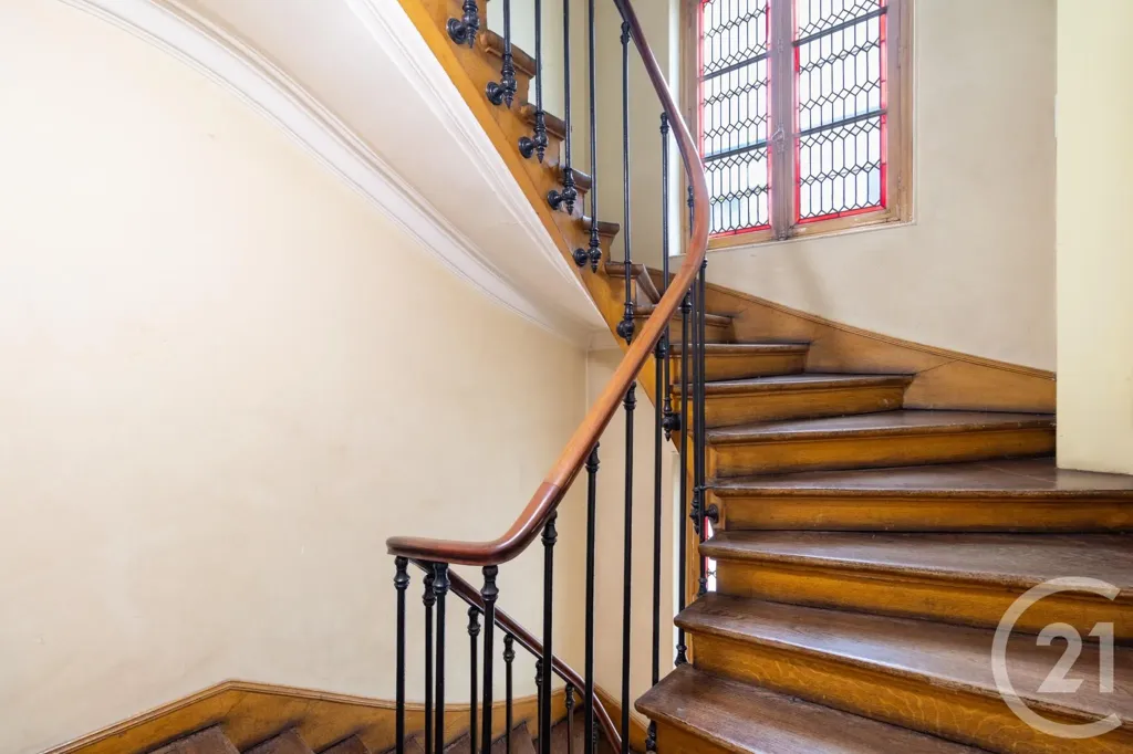 Pièces - Appartement Parisien avec Balcon aux Batignolles