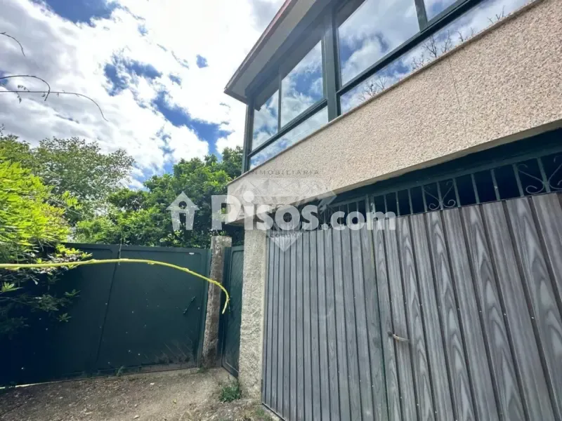 Extérieur - Two-Storey House with Solar Panels in A Cañiza