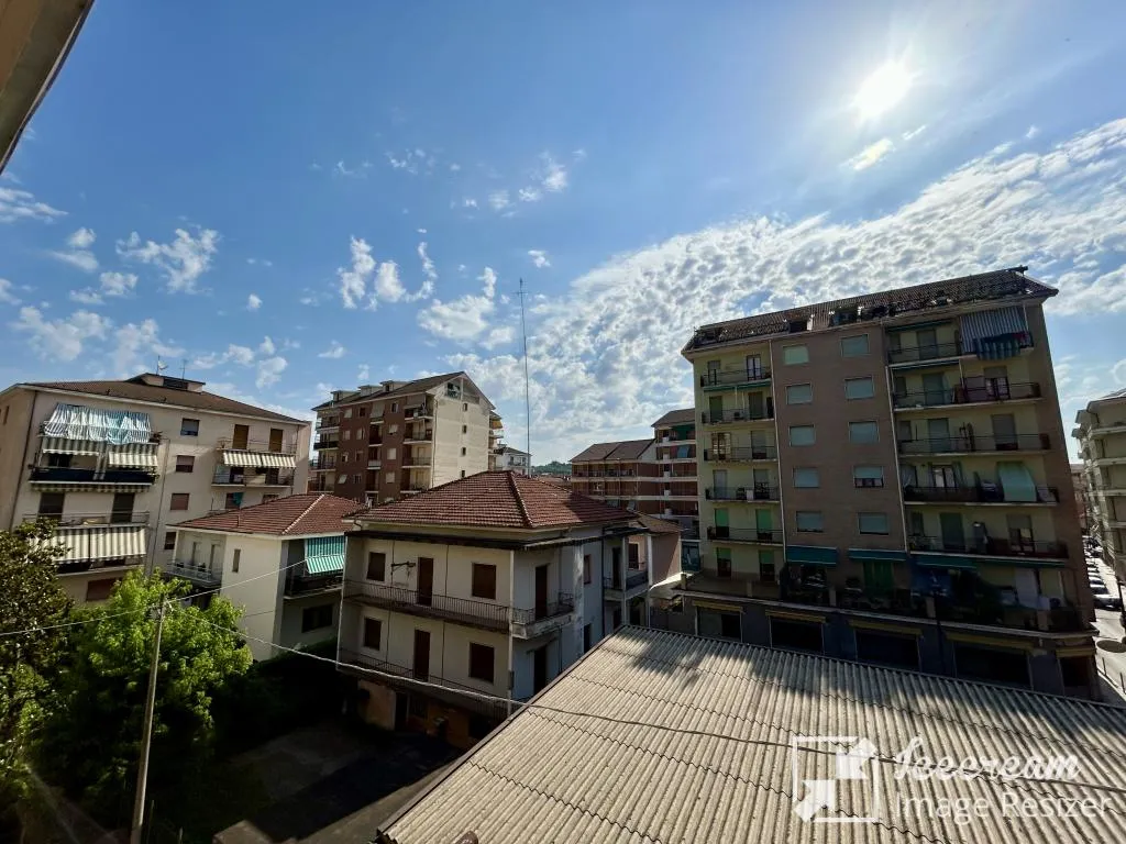 Balcon - Spacious Apartment with Balcony in Acqui Terme
